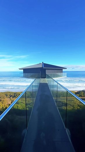 Exploring the Stunning Great Ocean Road | Mid-week Getaway