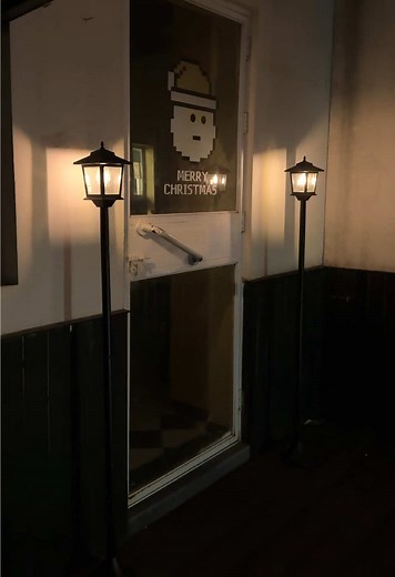 Illuminate Your Yard with Solar Lamp Posts