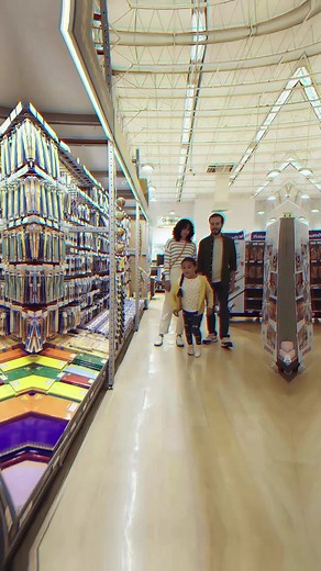 🎒📚 No te quedes con las ganas y visita OfficeMax para REdescubrir las increíbles sensaciones de estrenar este regreso a clases 😉. Te esperamos en nuestras demás redes. Link en bio.