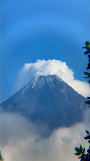 What Happens Inside A Volcano? 🌋 Mind-Blowing Facts For Kids!