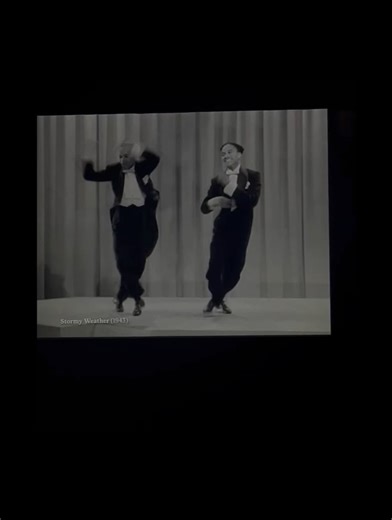 RAMA DUWAJI on Instagram: "Anyways……. back to regularly scheduled programming, here are things I saw in June that made me want to make art: 1 - The incredible sketches of a security guard I met at the NYPL 2 - The Jack Whitten: The Messenger show at the MoMA (photos don’t do it justice) 3 - ‘Crying to the Fish’ by Xen Ruiz, cut paper art 4 - A dreamy birdhouse made of maple and bronze, by F Taylor Colantonio 5 - A YouTube video on Lucienne Day’s silk mosaic work 6 - Wretched Flower’s incredible 