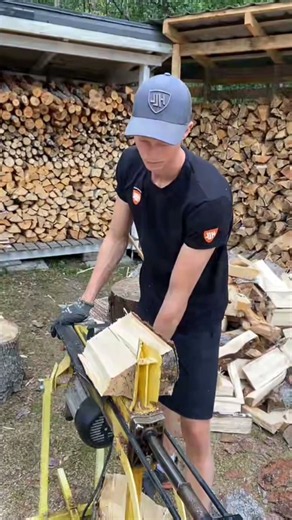 Firewood Log Splitter #firewood #woodwork