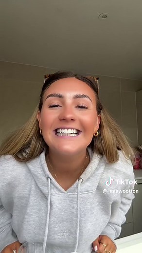 Teeth Whitening with Boots HiSmile: Review and Results!