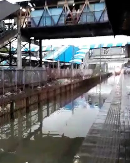 78K views · 231 reactions | Imagine experiencing this on your morning commute | Metro | Facebook