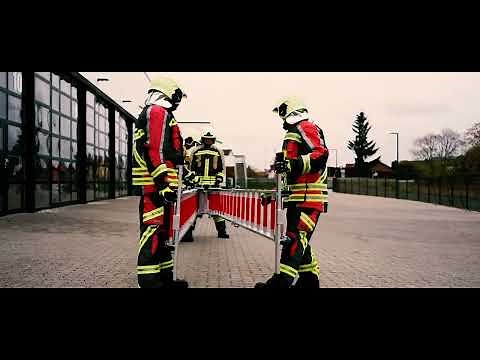Feuerwehr-Multifunktionsleiter als Bockleiter aufstellen