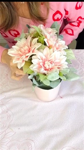 3.4K views · 84 reactions |  Brighten up your home this spring with this simple DIY floral arrangement using Dollar Tree finds! Perfect for adding a pop of color to any room! ✨ #DIYDecor #DollarTreeDIY #SpringVibes | Olivia's Romantic Home DIY | Facebook