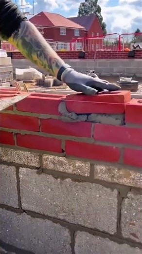 How to lay the first row of bricks perfectly level and straight