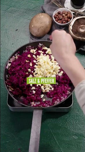 Gefüllte Portobello-Pilze mit Kartoffelpüree & Pistazienpesto 💚 #weihnachten #rotkohl #shorts