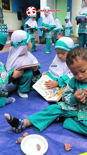 Let's cultivate the habit of reading books from an early age. #learning #shorts #reading