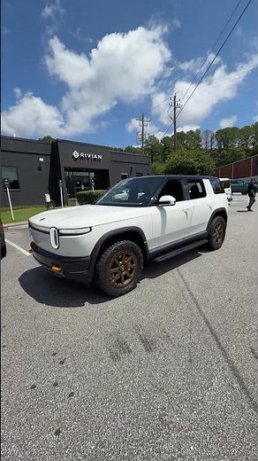 Rivian R2 Lifted 💪 Lift Kit Installed Along With R800 Wheels & Toyo Tires from #EVSportline