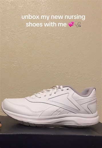 fully white leather/waterproof shoes, i got mine on amazon for $30 and they r great!! #amazonfinds #reebok #nursingshoes #nursing #nursingstudent @Reebok Official