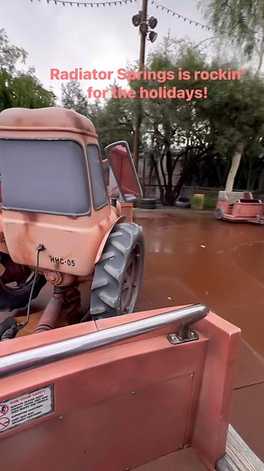 Join me on Mater’s Jingle Jamboree! #carsland #matersjinglejamboree | Katie at The Vacationeer