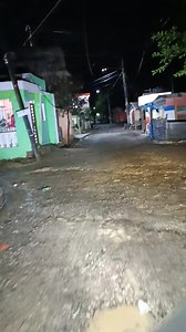 Atención Junta Distrito Municipal La Victoria - Gestión 2024 - 2028 esta es la calle Enriquillo, la principal calle de uno de los barrios más longevos del Municipio La Victoria, La calle que colinda y nos lleva al hospital a los habitantes de este barrio y los aledaños... ¿Cual es la razón de que esté en estás condiciones? ¿Cual es la razón de que no fue asfaltada? ¿Por que no se ha gestionado que se asfalte? Pregunto... Morenito Rojas | Soy De La Victoria