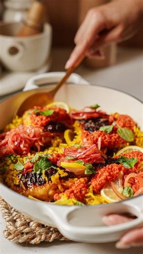 Maria Koutsogiannis 🇬🇷 Greek Food Blogger on Instagram: "Today we are making One-Pot Peri Peri Chicken & Rice! 🌶️🍗🍚 If you love bold, easy, flavor-packed meals that bring the heat and comfort all in one pot, then be sure to follow 👩🏻‍🍳🔪 @foodbymaria so you never miss a recipe! 🔥🇵🇹 Comment ‘recipe’ below if you want the recipe! It will be sent directly to your DM’s, or tap the link in my bio to access our website. Ps I’m using a @lecreuset - 3.4 L (3.6 QT) Oblong Casserole. Always usi