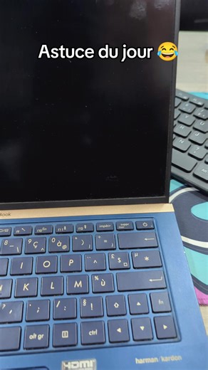 Comment allumer un pc Abonne-toi pour plus d'astuces merci.😂😂 #astuce #voiceeffects #humour #blagues #drole