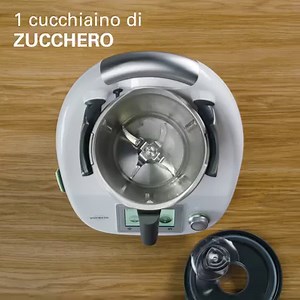 Per voi una video ricetta perfetta per il week end: facciamo la pizza! Noi vi proponiamo la Margherita. Cercate la vostra preferita su Cookidoo®: http://bit.ly/RicettePizze-Cookidoo ;) Se la vostra Membership sta per scadere, ricordate di rinnovarla! E se non avete ancora la Cook-Key® provate un mese gratuito di accesso illimitato alle oltre 3.000 ricette! | Bimby Italia