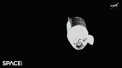 Time-lapse of SpaceX CRS-32 Dragon cargo spacecraft approaching ISS