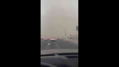 US: Powerful Winds Slam Las Vegas, Causing Dust Storm and Power Outage
