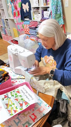 Come spend the evening with me #tamijones #beginnersewing #sewingblogger #sewingteacher #crafty #diy https://www.lakesidestitching.com/module/class/620837/sew-easy-retreat-with-tami-jones | Tami Jones • Hometown Quilt Company, LLC