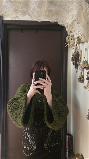 Knit shrug 🪡 #knitting #willowswhimsy #fiberartist #handmade