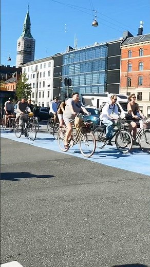 En Dinamarca 🇩🇰 las personas utilizan mucho la bicicleta