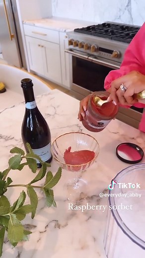 Refreshing Prosecco Float Summer Cocktail Recipe