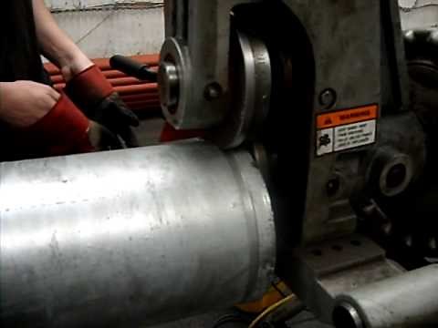 Ridgid 918 Roll groover at work