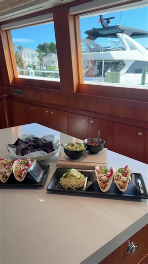 Another day another charter! Back on my favorite island 🐚 #yachtchef #privatechef #diml #vlog