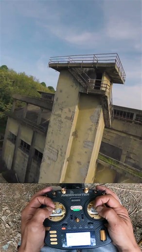 Dangerous bando before demolition 🏚️💨 #fpvfreestyle #swakofpv