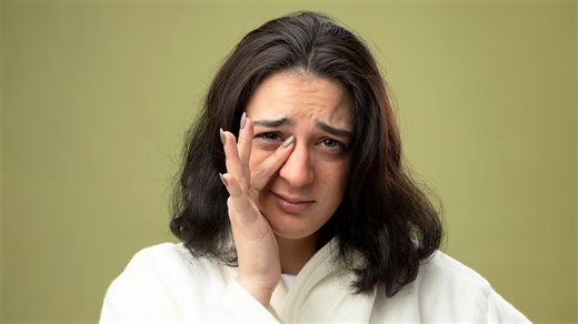 Stye On Your Eyes? Follow These 5 Tips To Treat It