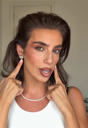 Autumn Inspired Makeup Tutorial for a Healthy Glow