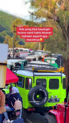 Ada yang bisa bayangin bromo nanti habis lebaran bakalan seperti apa macetnya🤭 Update harga sewa jeep bromo tahun 2026 ✅Harga 750K Destinasi : 1. Sunrise point 2. Lembah widodaren 3. Kawah bromo 4. Pasir berbisik 5. Savana bromo ✅Harga 700K Destinasi 1. Seruni point 2. Kawah bromo 3. Pasir berbisik 4. Savana bromo ✅Harga 650K Destinasi 1. Puncak mentigen 2. Kawah bromo 3. Pasir berbisik 4. Savana bromo ✅Harga sudah termasuk jeep, bbm, driver dan destinasi sesuai paket ✅Harga belum termasuk tike