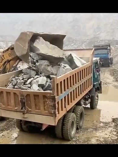 Watch This Loader Move! #constructionequipment #loader #construction #heavyequipment #caterpillar