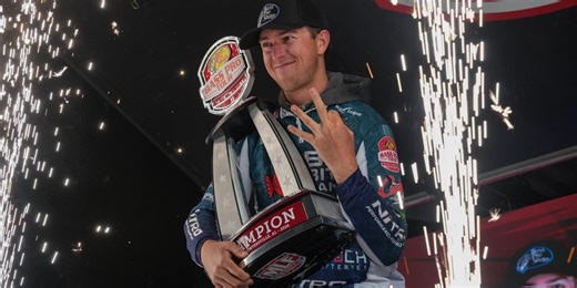 Gill holds on to win Guntersville thriller - Major League Fishing