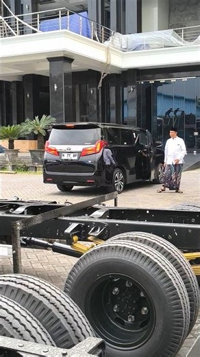 Andara Abah BP audio's sultan spec car is approaching
