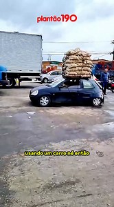 325K views · 3K reactions | Ford Ka é flagrado com 1 tonelada de batatas no teto, na CEASA de Curitiba. Além do teto, havia sacos de batata dentro do carro também. | Plantão 190 | Facebook