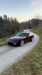 Old Porsche color shade in the evening light – straight vibes! 🫶🏻 #porsche #porsche944 #vintage #cars | Elferspot