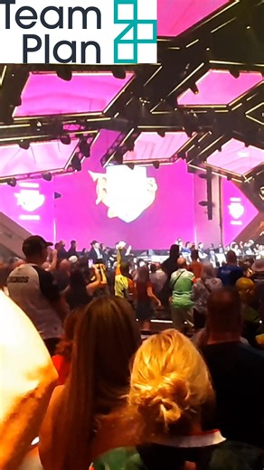 'Who are ya?' A mixed reaction from fans to team announcements in Las Vegas - captured by our man on the ground, Rugby League reporter James O'Brien | Yorkshire Post