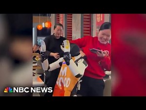 Dancing robot goes rogue in hot pot restaurant