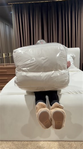 Jodie Kammerer • AMAZON HOME FINDS on Instagram: "This ultra thick, ultra soft, super cozy bedding is the bedding you have been dreaming of! COMMENT Link or shop link in bio. Be sure you’re following me @jodie.thedesigntwins first or links won’t appear. 🫶 Grab these quick for your choice of size and color! #amazonhome #homehacks #homesolutions"