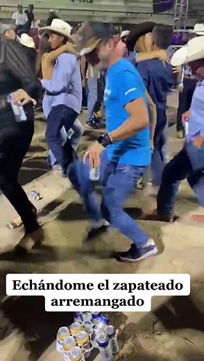 Echándome el Zapateado Arremangado: Baile Mexicano