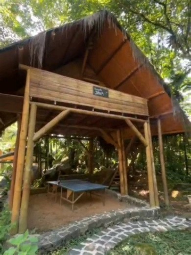 Sítio Simple Life on Instagram: "💚 Novo hostel no Simple life! 💚 Localizado no coração do sítio, nosso novo hostel no bangalô Java conta com 6 camas, é espaçoso e arejado, além de contar com ventilador e janelas. Quem se hospeda nele tem vista e acesso privilegiados para a natureza, spa, domo geodésico e área comum. Venha reservar sua vaga neste paraíso!https://tr.ee/mJ9neYRt20"