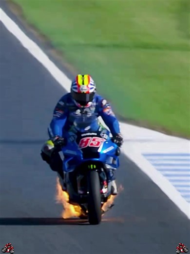 Courage in MotoGP Racing: Thrilling Moments and Crashes