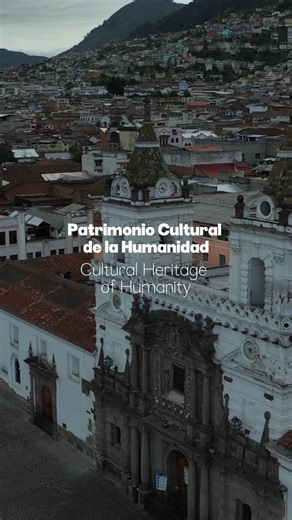 Caminar por el corazón colonial de Quito es recorrer siglos de historia. Iglesias barrocas, plazas, museos y casonas se combinan en uno de los conjuntos históricos mejor conservados de la región. Ven a descubrirlo con calma: cada esquina guarda una historia, una foto y un nuevo motivo para volver. Conoce más en VisitQuito.ec #VisitQuito #VirgenPanecillo #Quito #HistoricCenterOfQuito #CentroHistóricoDeQuito #TravelQuito #DisccoverQuito | Visit Quito