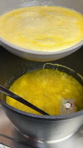 Ciorba de burta dupa gustul meu. Reteta 🌸300 gr burta de vita 🌸2 ceape 🌸4-5 morcovi 🌸2 pastarnaci 🌸1/3 telina 🌸4 catei de usturoi 🌸sare dupa gust 🌸4 linguri de otet 🌸3 l de apa 🌸5 galbenusuri 🌸400 gr smantana grasa 🌸2 ardei iuti murati #ciorbadeburta | Ella Cooking