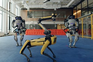 That 'Black Mirror'-Style Robot Dog Is Really into Choreography Now │ Exclaim!