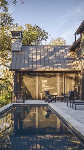 Life moves a little slower on Kiawah Island. 🌿