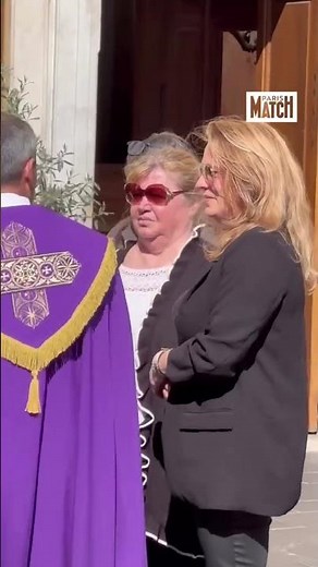 Loana's mother and daughter are together at Loana's funeral 🕊️🩷