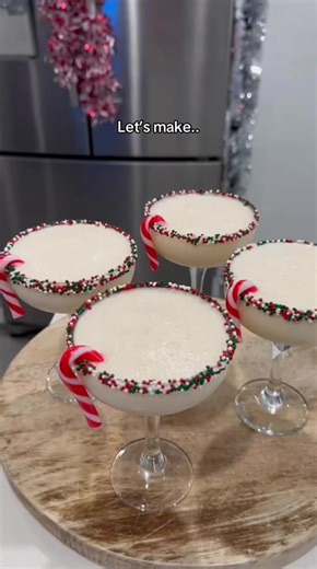 Delicious Sugar Cookie Christmas Martini Recipe