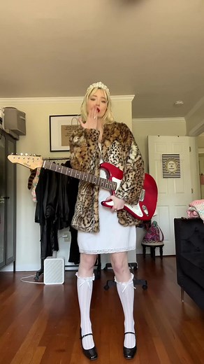 Unveiling the Mysterious Lore Behind this Sound from the 1990s Grunge Era